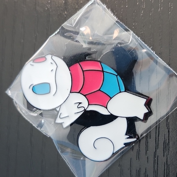 Pokemon Squirtle Enamel Pin - Picture 3 of 3